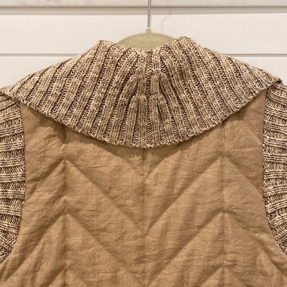 St John Sport Vest - Picture 3 of 9